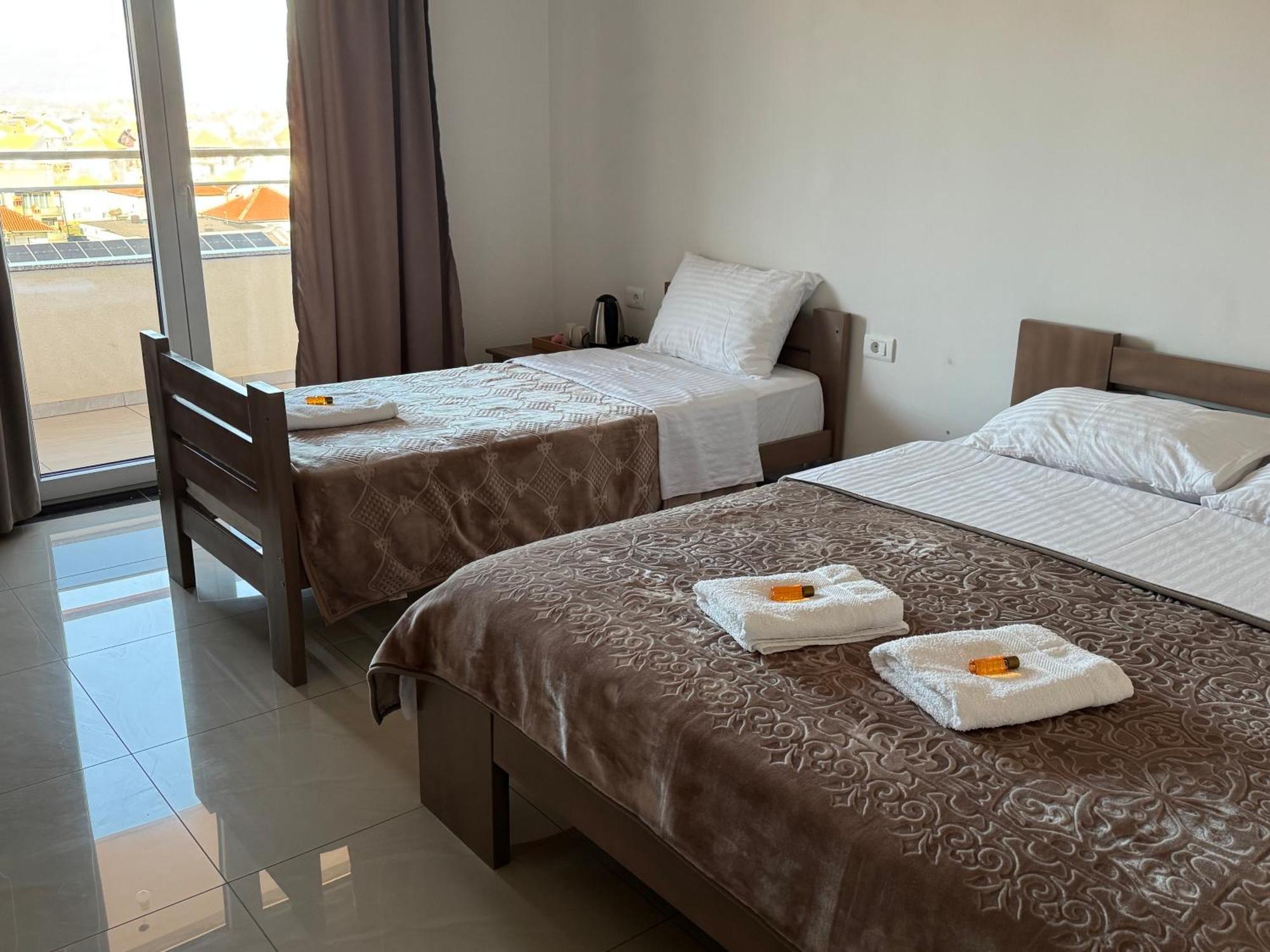 Hotel Majestic Struga Buitenkant foto