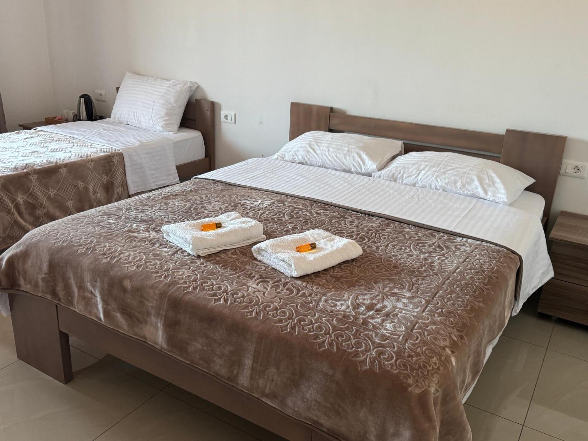 Hotel Majestic Struga Buitenkant foto