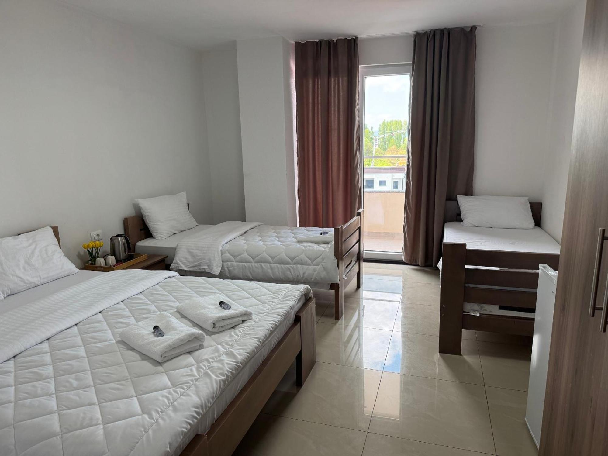 Hotel Majestic Struga Buitenkant foto