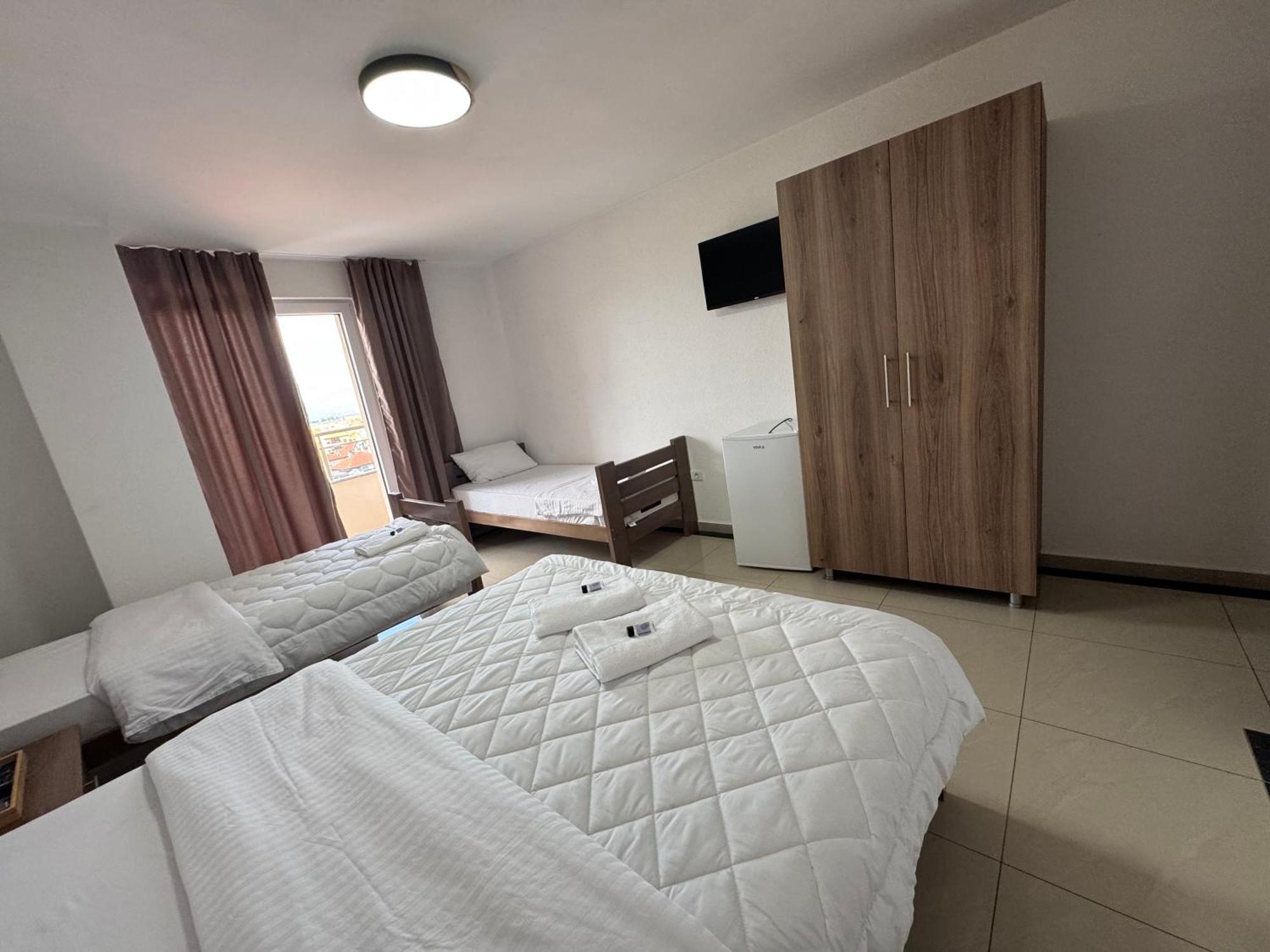 Hotel Majestic Struga Buitenkant foto